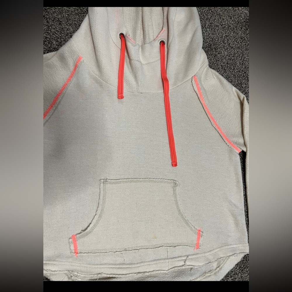 We the Free cowl neck Sweatshirt - Picture 2 of 4